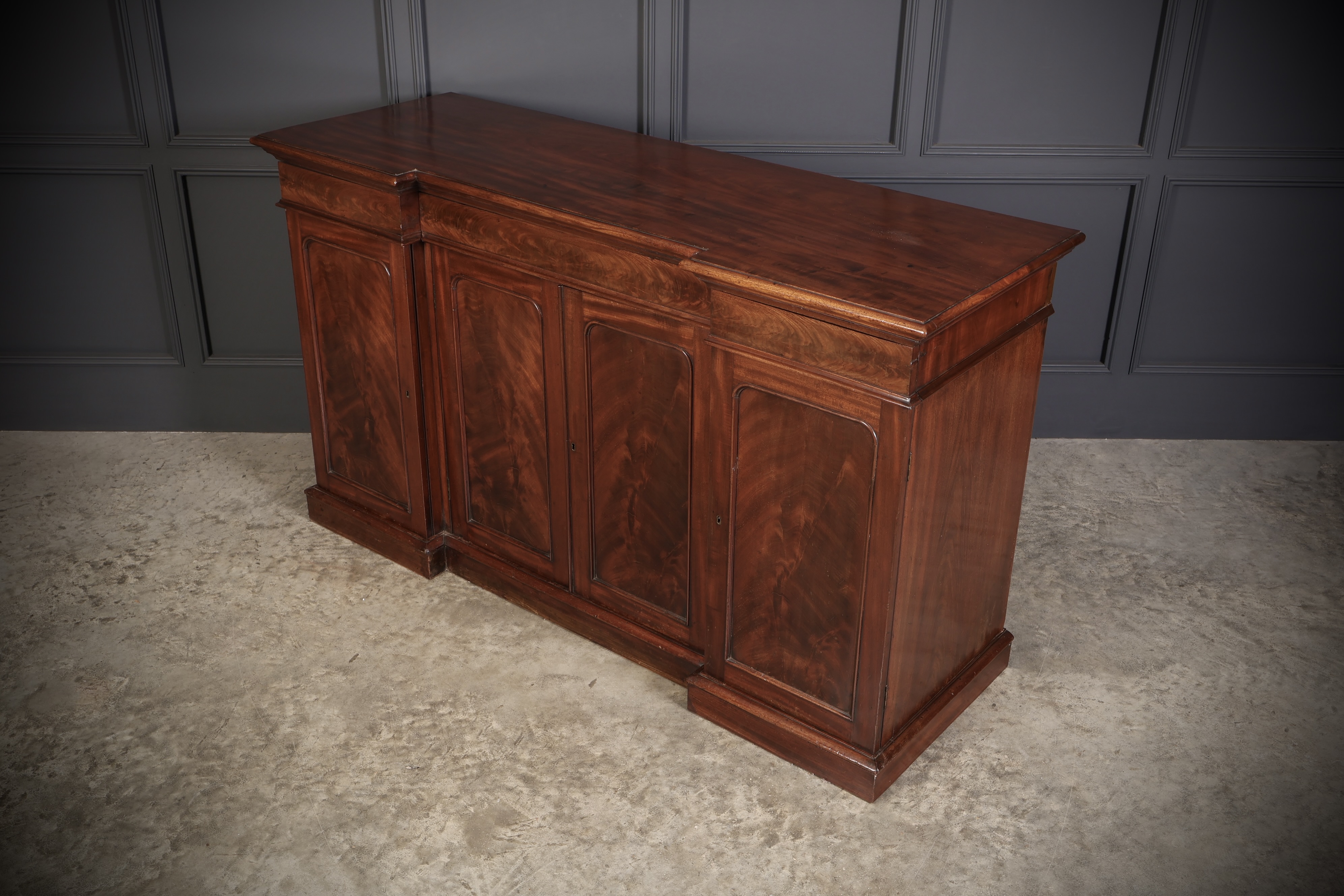 Victorian Mahogany 4 Door Sideboard - Image 8